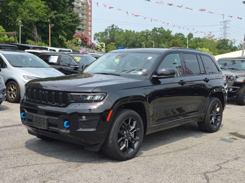 2023 Jeep Grand — a typically priced live listing