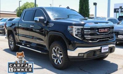 2023 GMC Sierra SLT