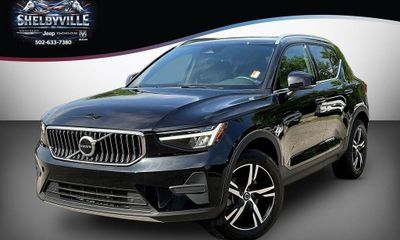 2024 Volvo XC40 Core Bright Dark