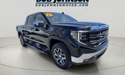 2023 GMC Sierra SLT