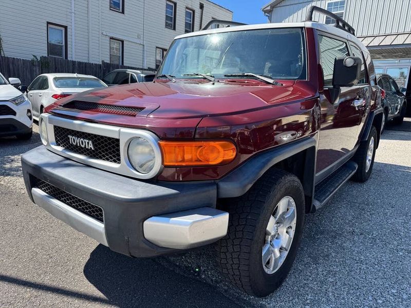2009 Toyota FJ Cruiser — a typically priced live listing