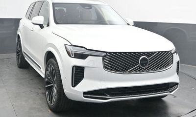 2026 Volvo XC90 Plus Bright