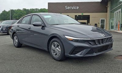 2026 Hyundai Elantra SE