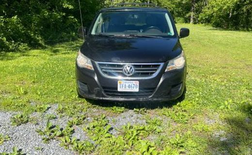 2012 Volkswagen Routan SE