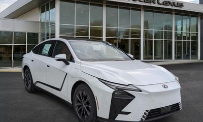 2026 Lexus ES 500E Premium