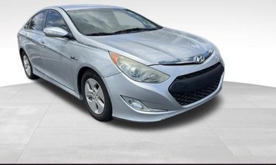 2011 Hyundai Sonata Middle Level