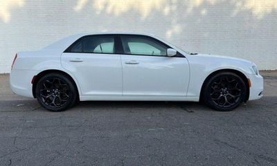 2019 Chrysler 300 300S
