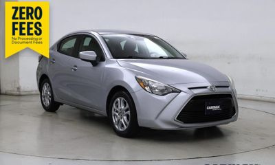 2017 Toyota Yaris IA Base