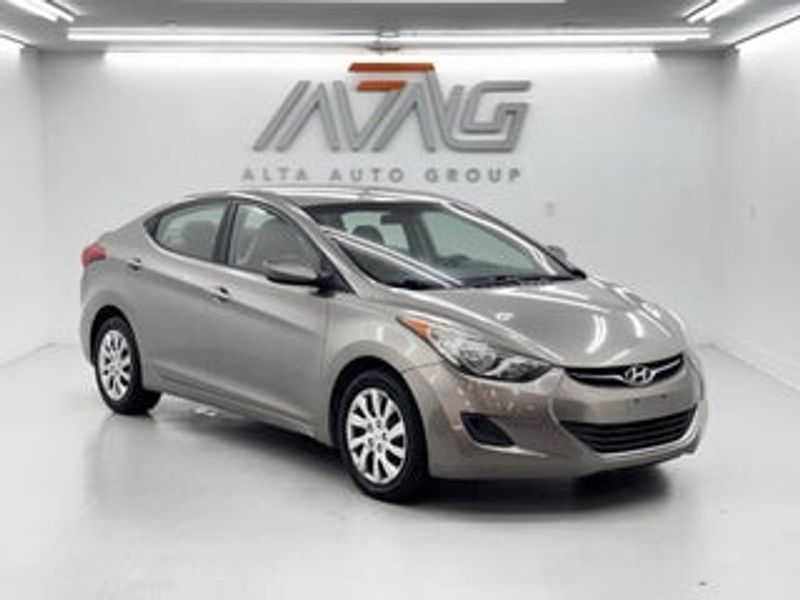 2011 Hyundai Elantra — a typically priced live listing