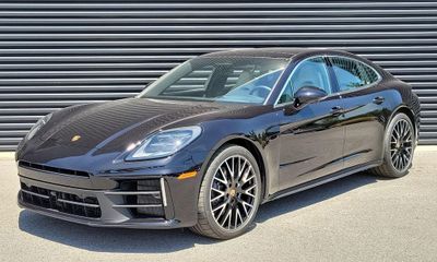 2026 Porsche Panamera 4
