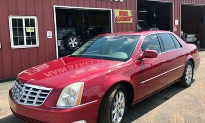 2011 Cadillac DTS Luxury