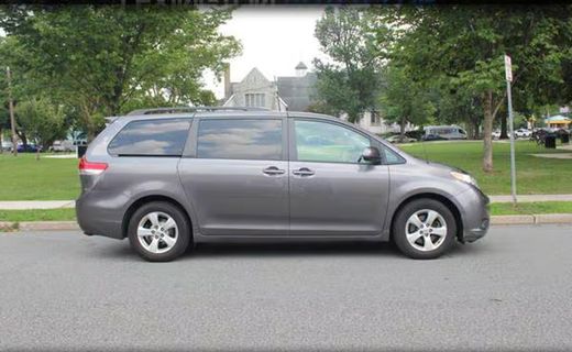 2014 Toyota Sienna LE