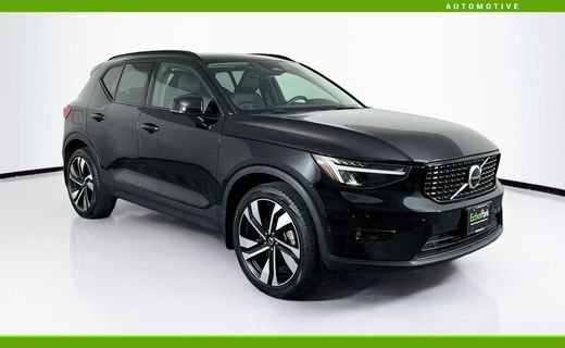 2024 Volvo XC40 Plus Dark