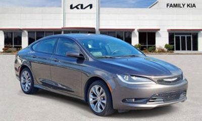 2016 Chrysler 200 LX