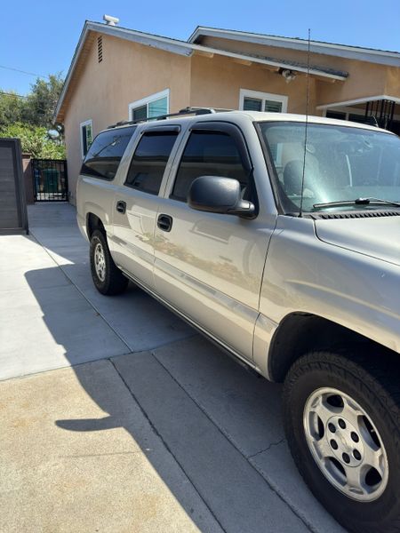 2006 Chevrolet Suburban — a typically priced live listing