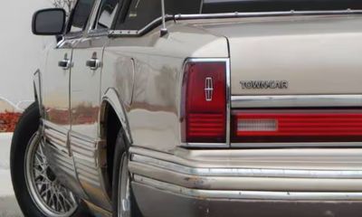 1992 Lincoln Town CAR Signature Tournament Edition