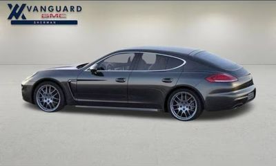 2015 Porsche Panamera Base 4