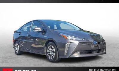 2019 Toyota Prius LE XLE