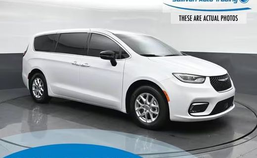 2024 Chrysler Pacifica Touring