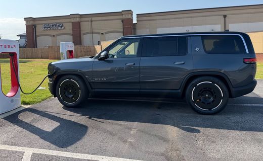 2026 Rivian R1S Adventure