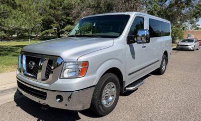 2018 Nissan NV V8 SL