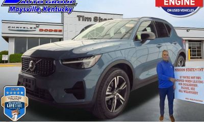 2024 Volvo XC40 Core Bright Dark