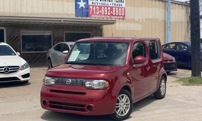 2011 Nissan Cube 1 8S
