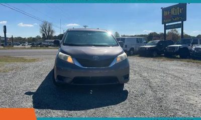 2014 Toyota Sienna LE 7 Passenger