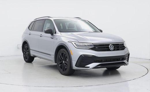 2022 Volkswagen Tiguan SE Black