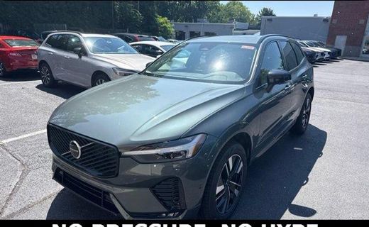 2026 Volvo XC60 Plus Dark