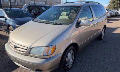 2002 Toyota Sienna LE