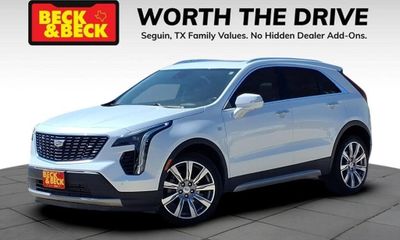2023 Cadillac XT4 Premium Luxury