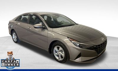 2023 Hyundai Elantra SE