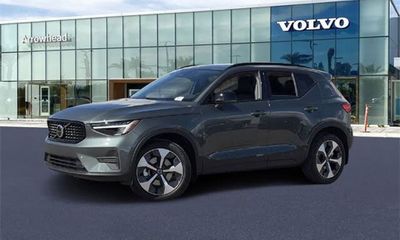 2026 Volvo XC40 Core