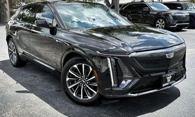 2024 Cadillac Lyriq Sport 1