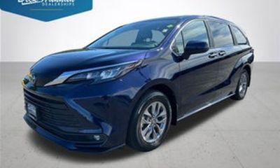 2025 Toyota Sienna XLE
