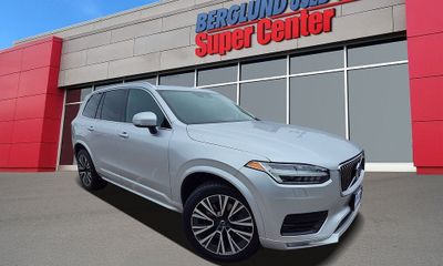 2021 Volvo XC90 Momentum