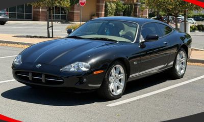 2000 Jaguar XK8