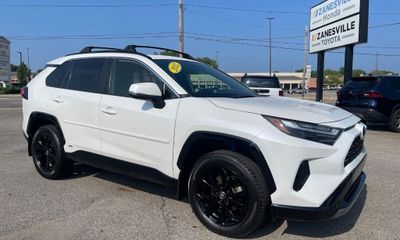 2022 Toyota RAV4 SE