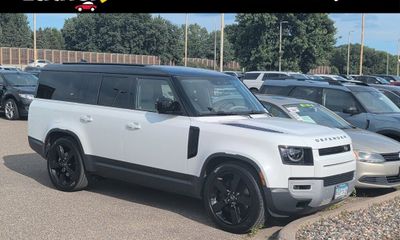 2023 Land Rover Defender 130 SE