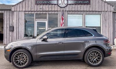2015 Porsche Macan S