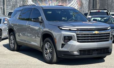 2025 Chevrolet Traverse LT