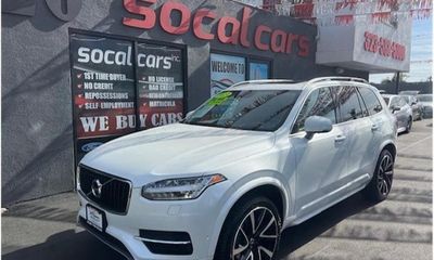 2019 Volvo XC90 Momentum