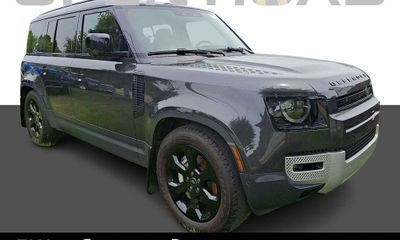 2023 Land Rover Defender 110 SE