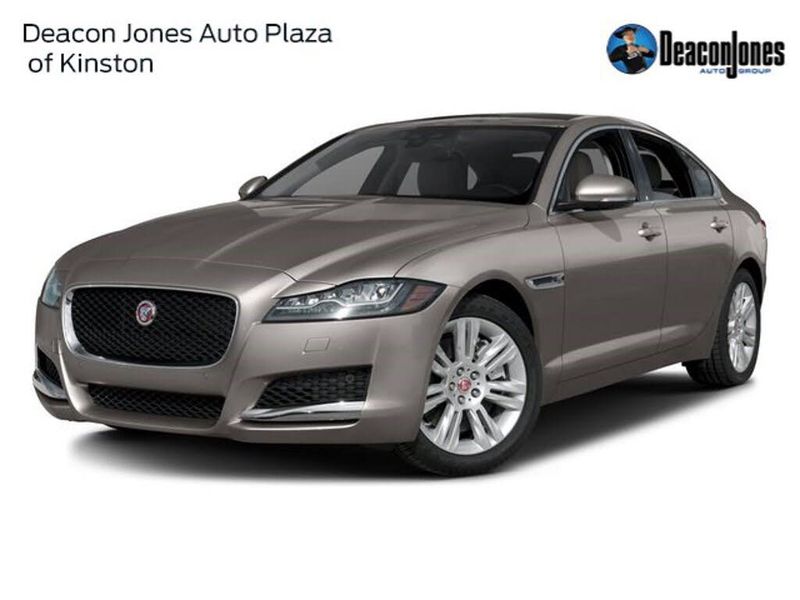 2017 Jaguar XF — a typically priced live listing