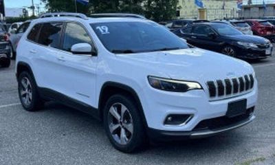2017 Jeep Cherokee Sport