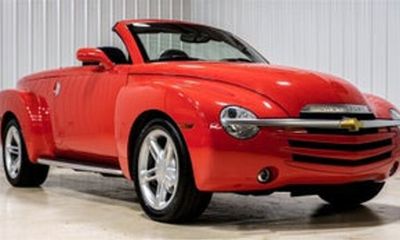 2004 Chevrolet SSR LS
