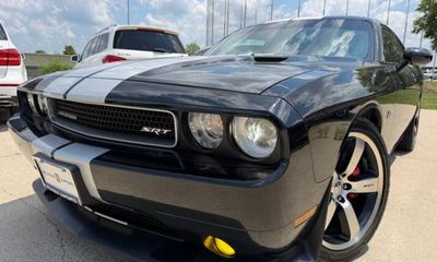 2014 Dodge Challenger SRT