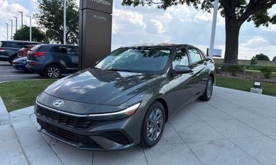 2026 Hyundai Elantra Blue SEL Sport