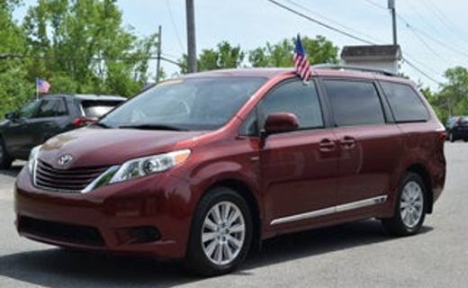 2018 Toyota Sienna LE